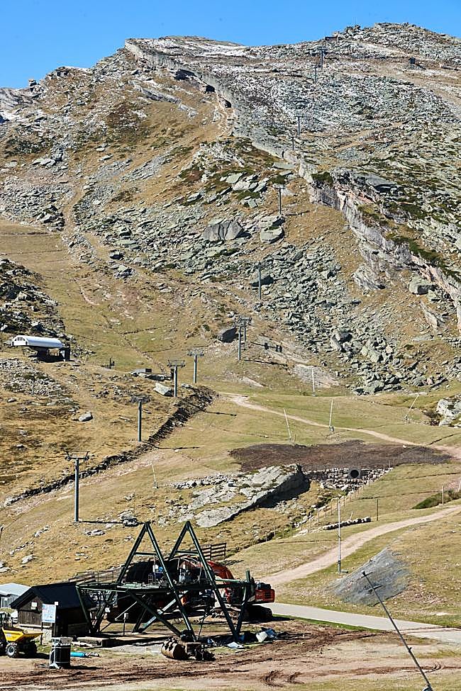 Según los plazos de la obra, se estima que puedan empezar con la restauración ambiental el 6 de octubre.
