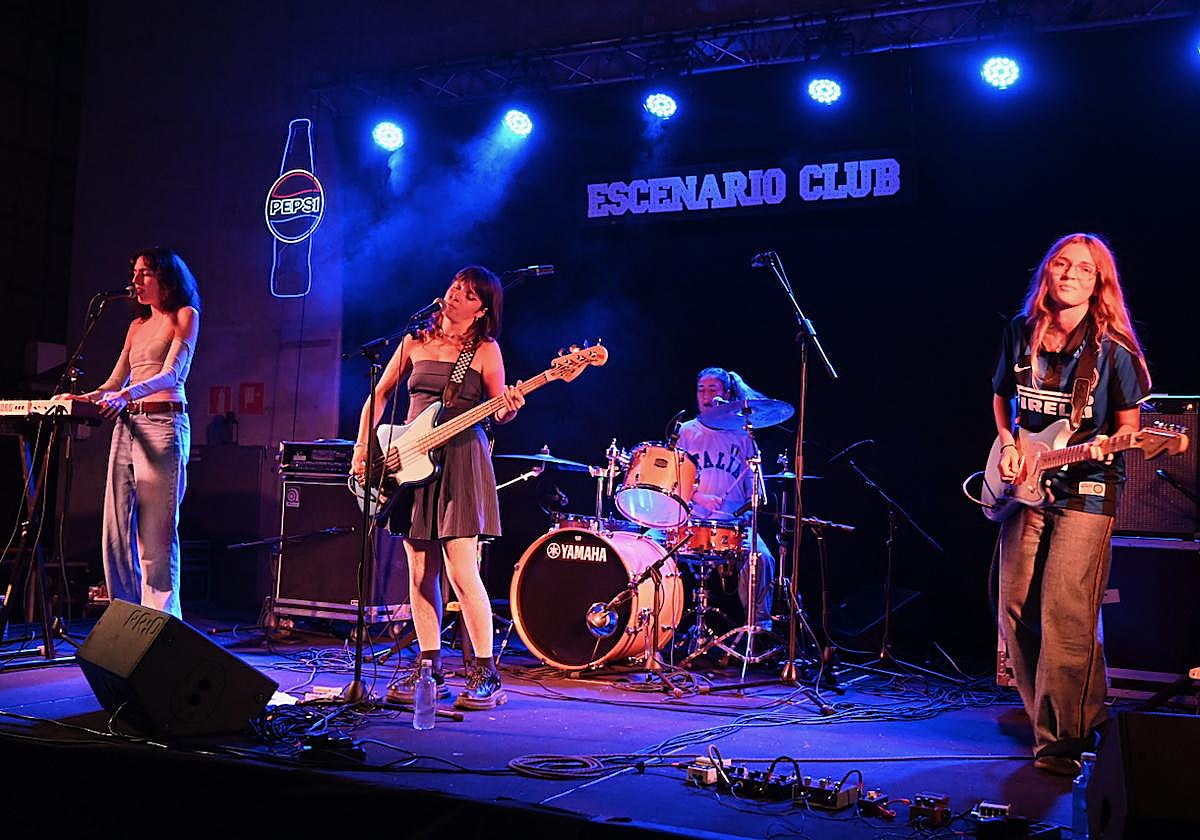 Las Dianas durante su actuación en el Escenario Santander.