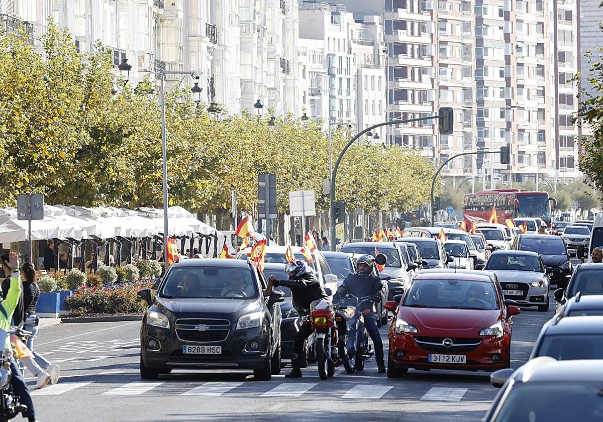 La caravana ha recorrido esta mañana las principales calles de Santander.