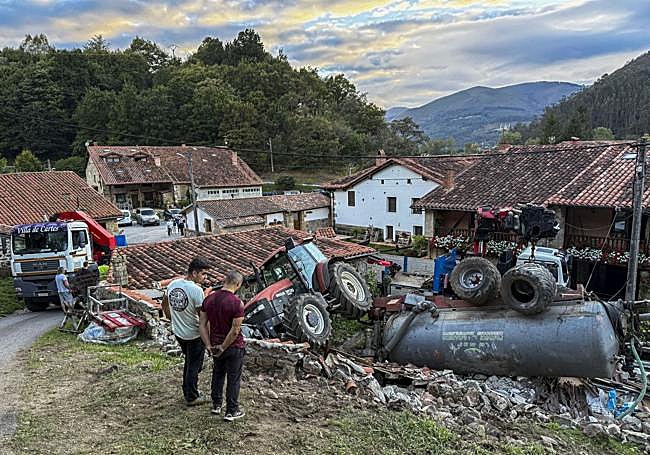 Estado de los antiguos gallineros tras el accidente.