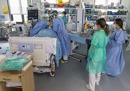 Médicos MIR en el Hospital de Laredo.