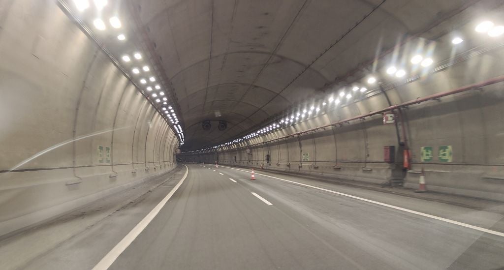 El túnel de Lantueno y el de Gedo tienen carriles cortados en los dos sentidos del tráfico.