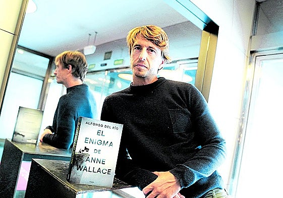 Alfonso Del Río con su nueva novela en la que sitúa a los lectores en los Premios Príncipe de Asturias de 1987.