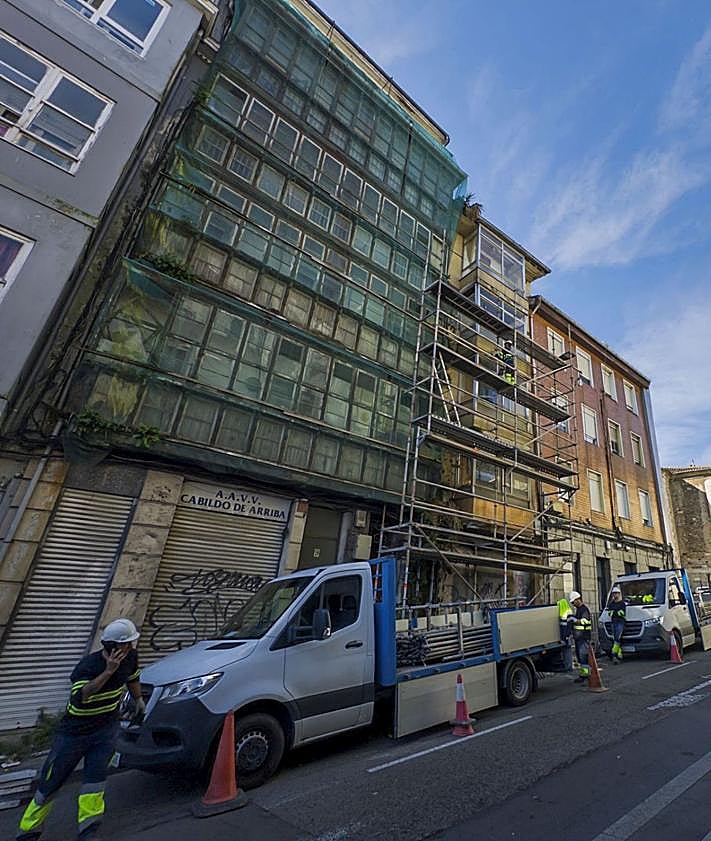 Imagen secundaria 2 - El derribo de dos edificios en El Cabildo, primer paso para acabar con el abandono del barrio