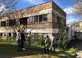 Estado en que se encuentra la antigua fábrica de Trefilería y Derivados de la localidad.