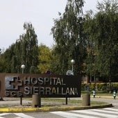 Entrada al Hospital Sierrallana de Torrelavega, donde actuó «el grupo de presión» entre 2011 y 2019.