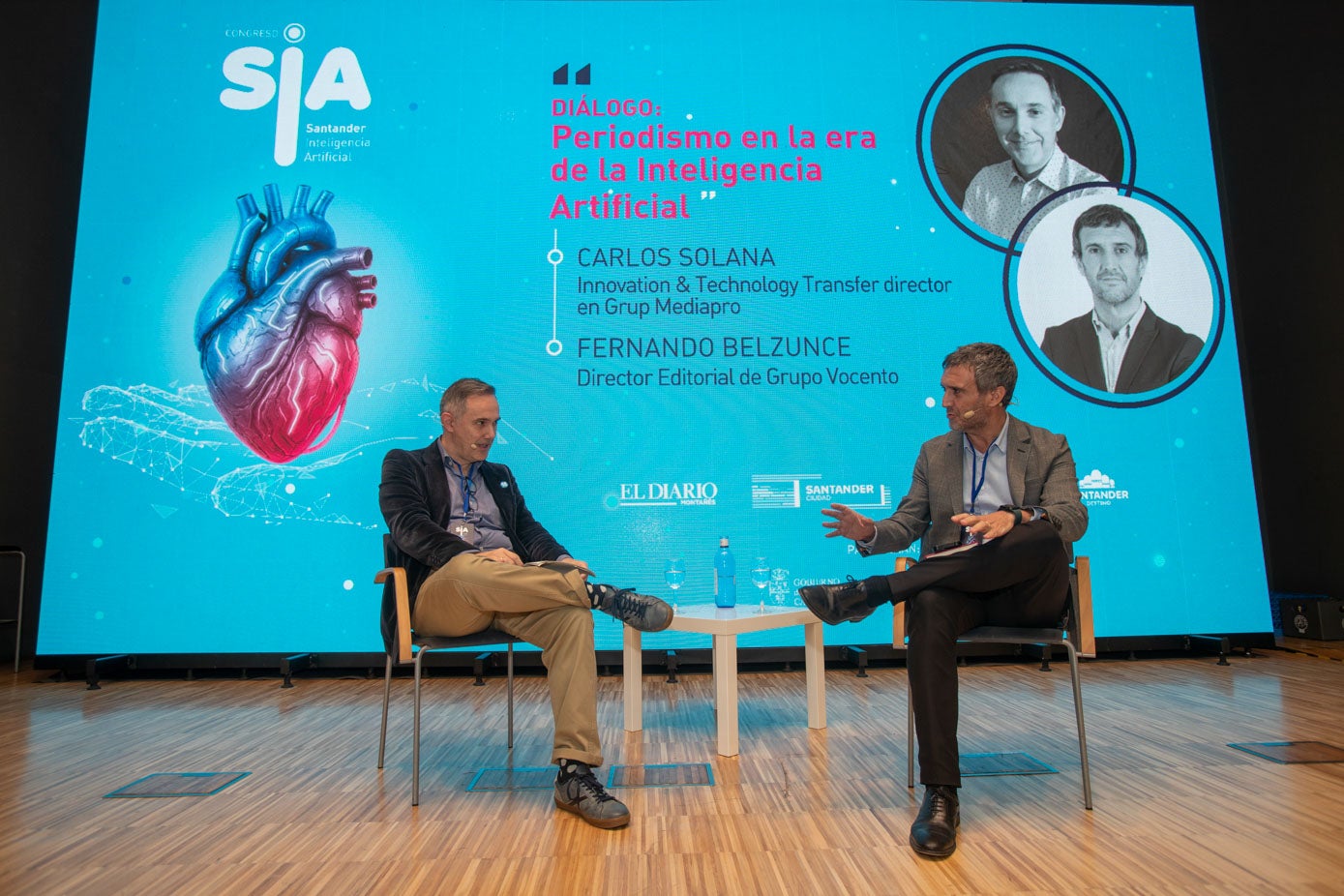 Carlos Solana y Fernando Belzunce han mantenido un diálogo sobre la influencia de la inteligencia artificial en el periodismo.