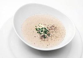 Así presentamos nuestra rica crema de setas de temporada.