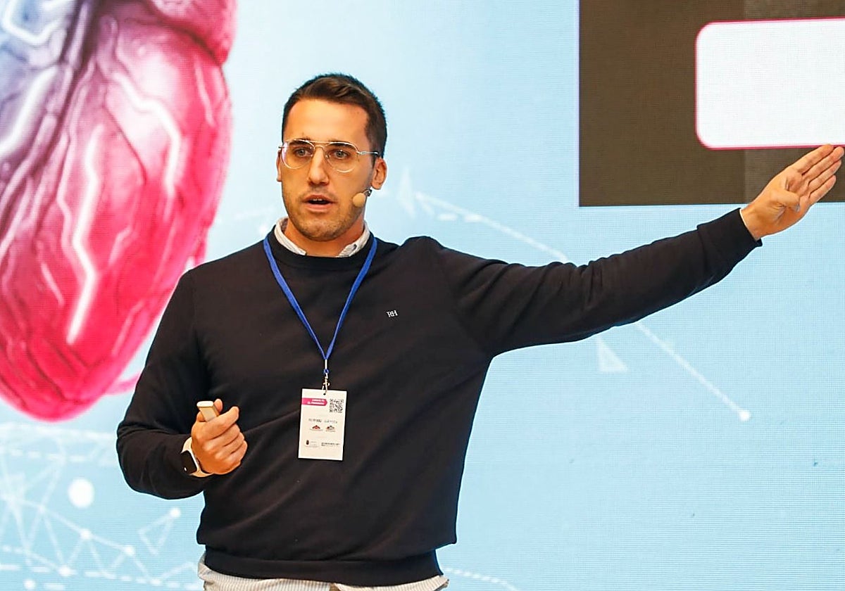 Patricio Fernández, divulgador científico, durante su intervención en el SIA.