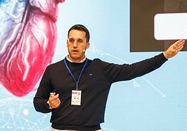 Patricio Fernández, divulgador científico, durante su intervención en el SIA.