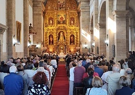 La iglesia se llenó de fieles para festejar su centenario