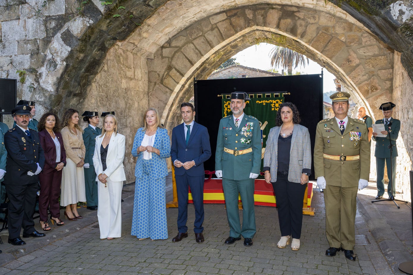 De izquiera a derecha, Isabel Urrutia, María José González Revuelta, Pedro Casares, Julio Postigo, Lorena Cueto y Emiliano Blanco. 