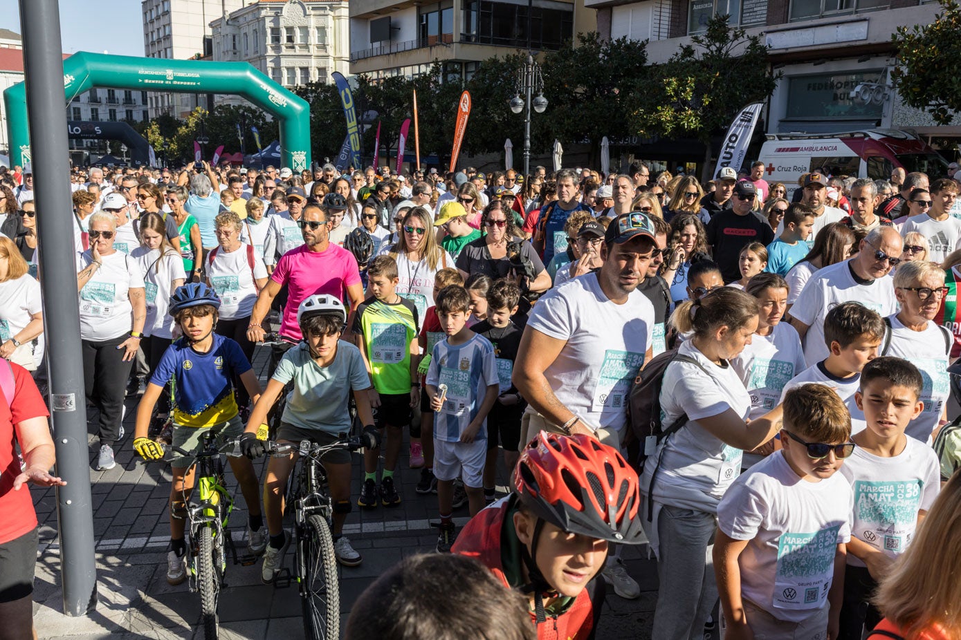 Cada uno hizo la marcha como quiso; la mayoría a pie y algunos participantes, sobre todo niños, en bicicleta.