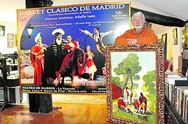 Adolfo León, en su casa de Llanos.