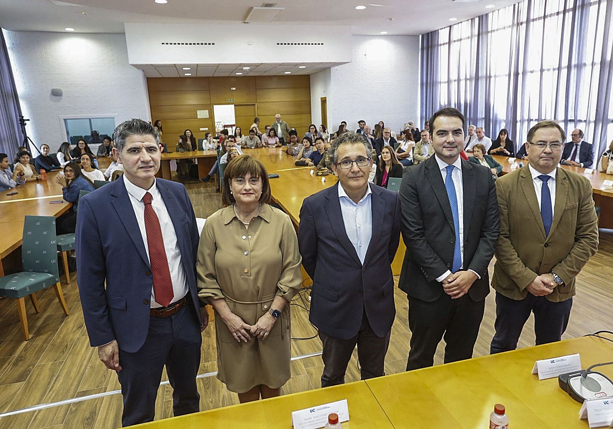 Jesús Collado, Begoña Torre, Pablo Esteban, Javier García y Javier Vidal, ayer, en la UC.