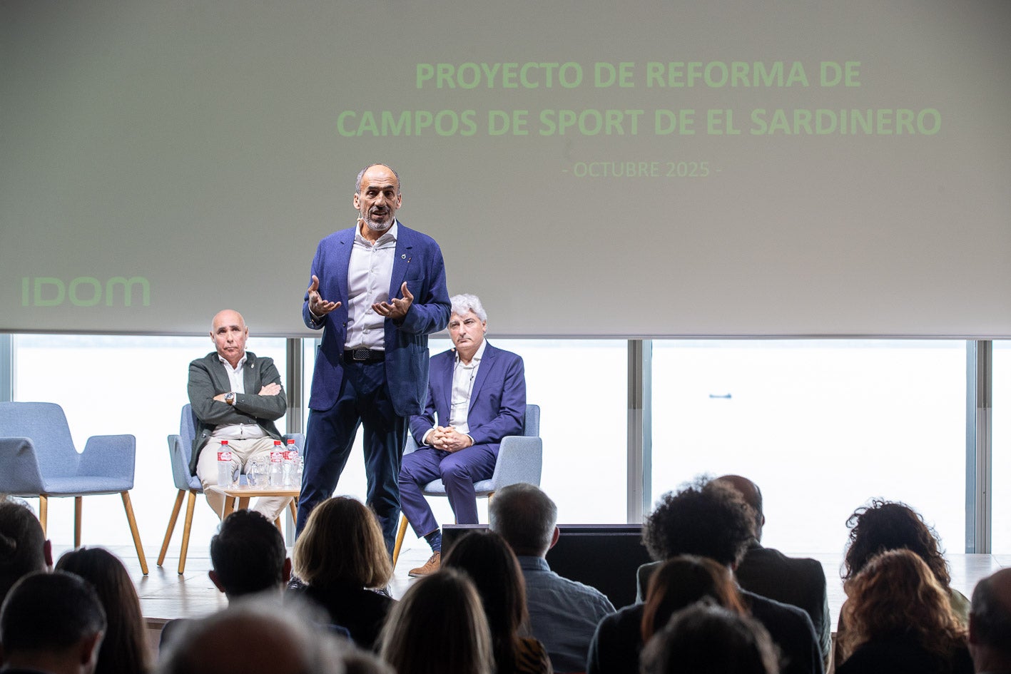 Momento de la alocución de Sebastián Ceria.