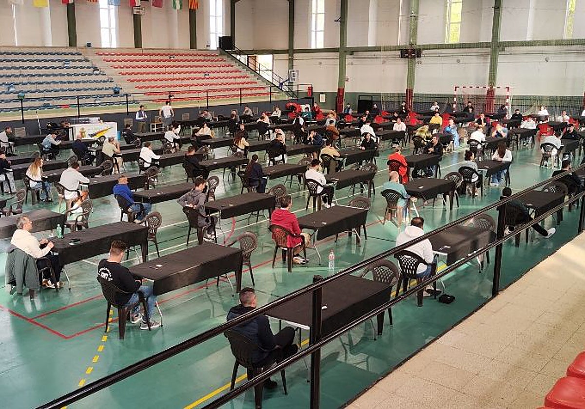 Primer examen de la oposición para cubrir tres plazas de Policía en Los Corrales.