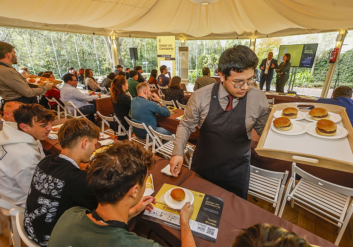 Son varios los escenarios del Gran Balneario de Puente Viesgo donde se llevan a cabo las diferentes actividades programadas a lo largo de las dos jornadas.