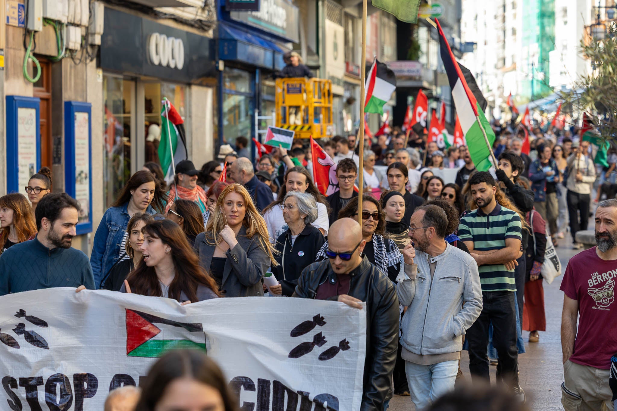 Aproximadamente unos 300 manifestantes mostraron su solidaridad con el pueblo palestino.