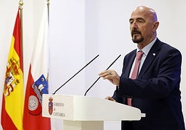 El consejero de Salud, César Pascual, en rueda de prensa.