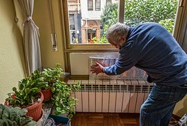 No poder calentar la vivienda es uno de los indicadores que analiza el estudio AROPE