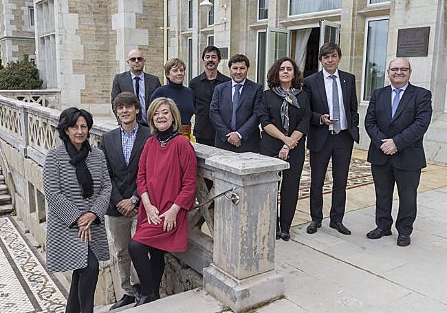 21-04-2022. En la presentación del avance de Cursos de Verano del 90º aniversario.