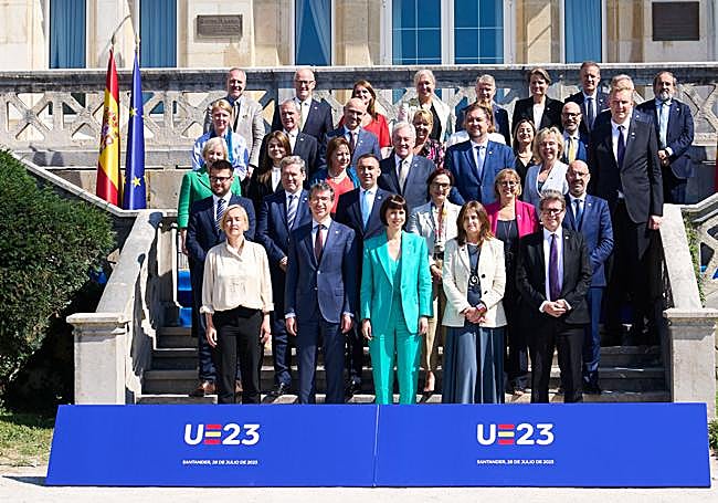 Foto de familia de los ministros europeos en La Magdalena.