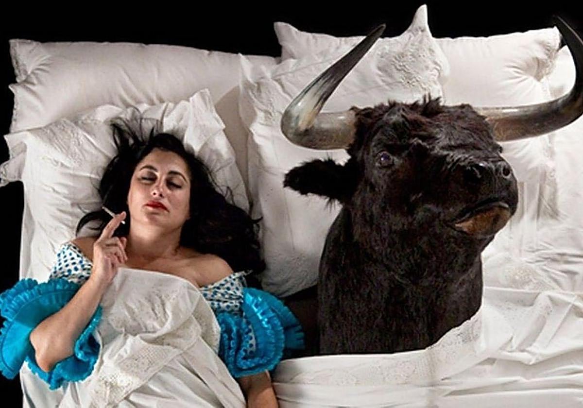 'Revolera, 2012'. Deconstrucción de símbolos que el franquismo simplificó e hizo suyos.