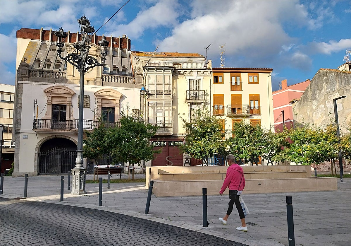 Plaza de la villa de Santoña.