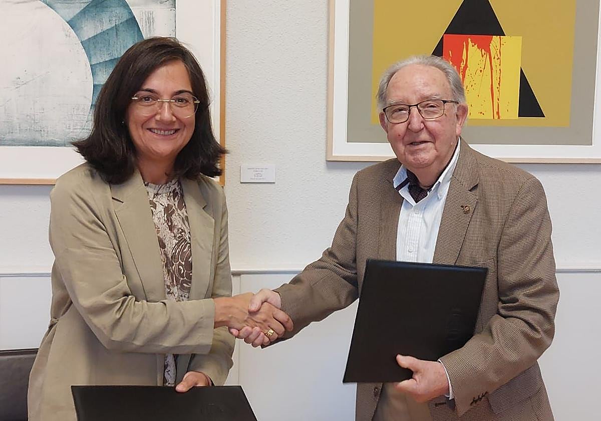 La rectora de la UC, Conchi López, y el presidente de Unate, Modesto Chato