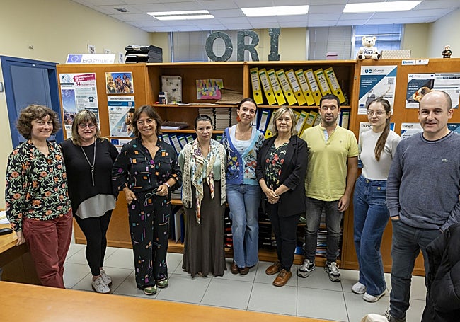Paula López, Nati Fernández, Paz Díaz Mier, Ruth Rodríguez, Sara Saiz, Águeda Sánchez, Ricardo García, Claudia Díez y Pablo Díaz Jubete, el equipo ORI (Oficina de Relaciones Internacionales).