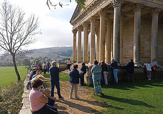 Visita al 'Partenón' de Las Fraguas.