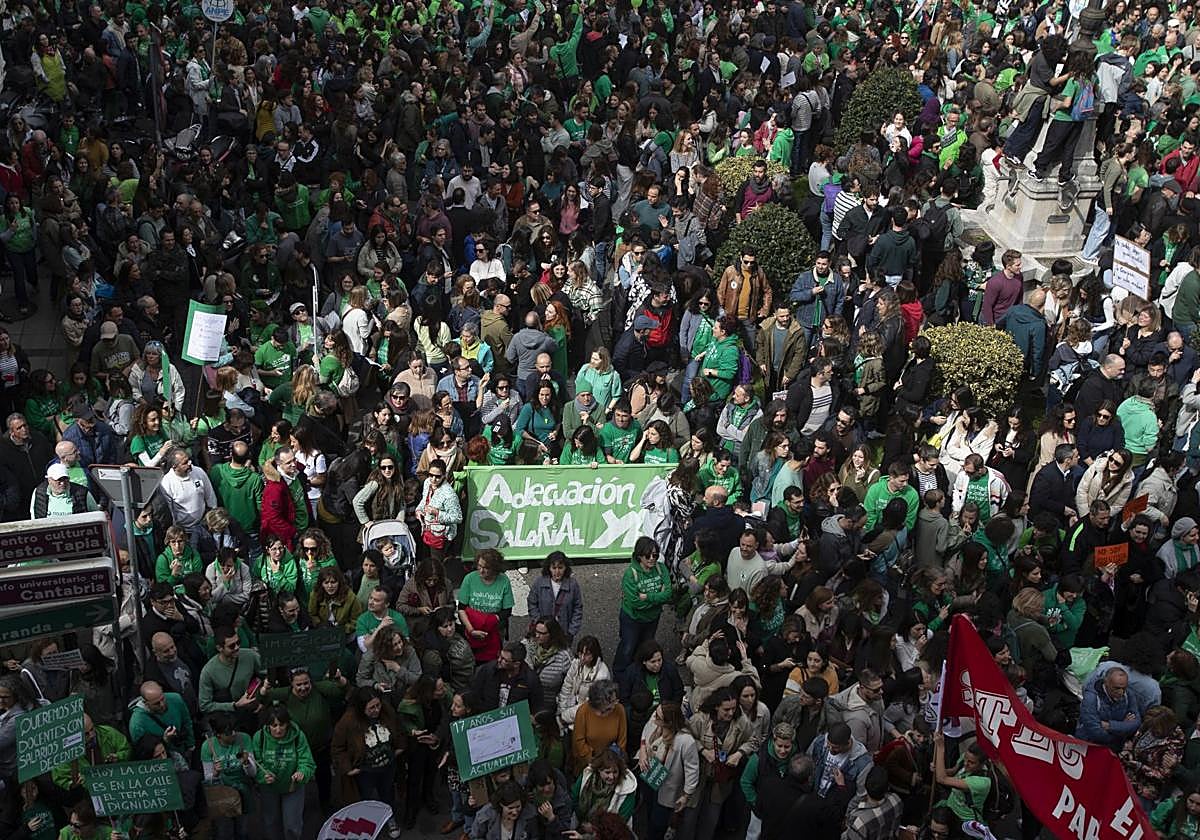 Alrededor de 8.500 docentes salieron a las de Santander en septiembre.