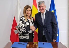 Sáenz de Buruaga junto a Josep María Coronas.