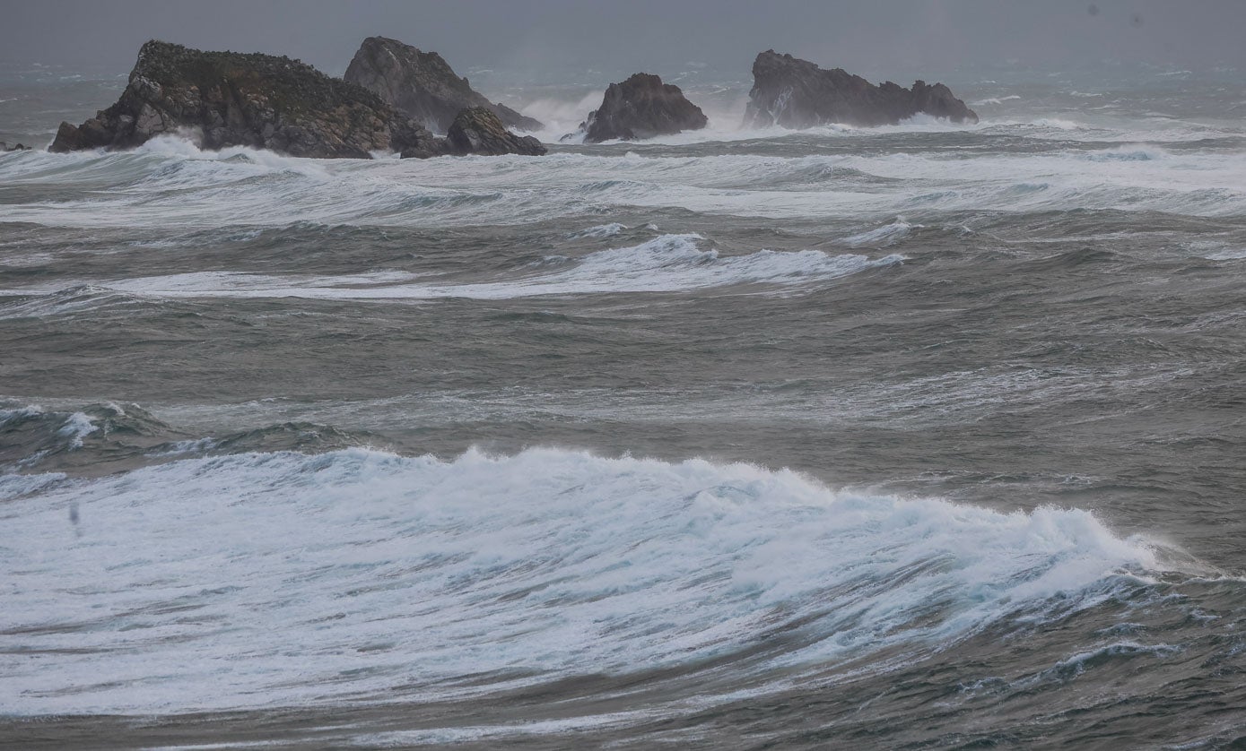 El litoral cántabro se encuentra en aviso rojo desde las 08.00 hasta las 11.00 horas.