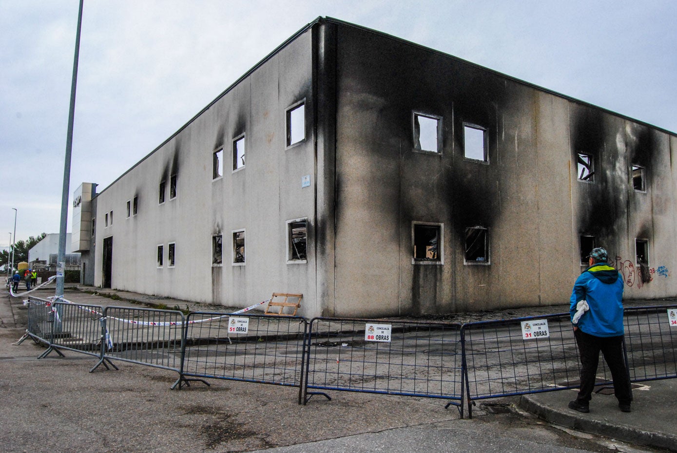 Apenas ha quedado la carcasa de la nave