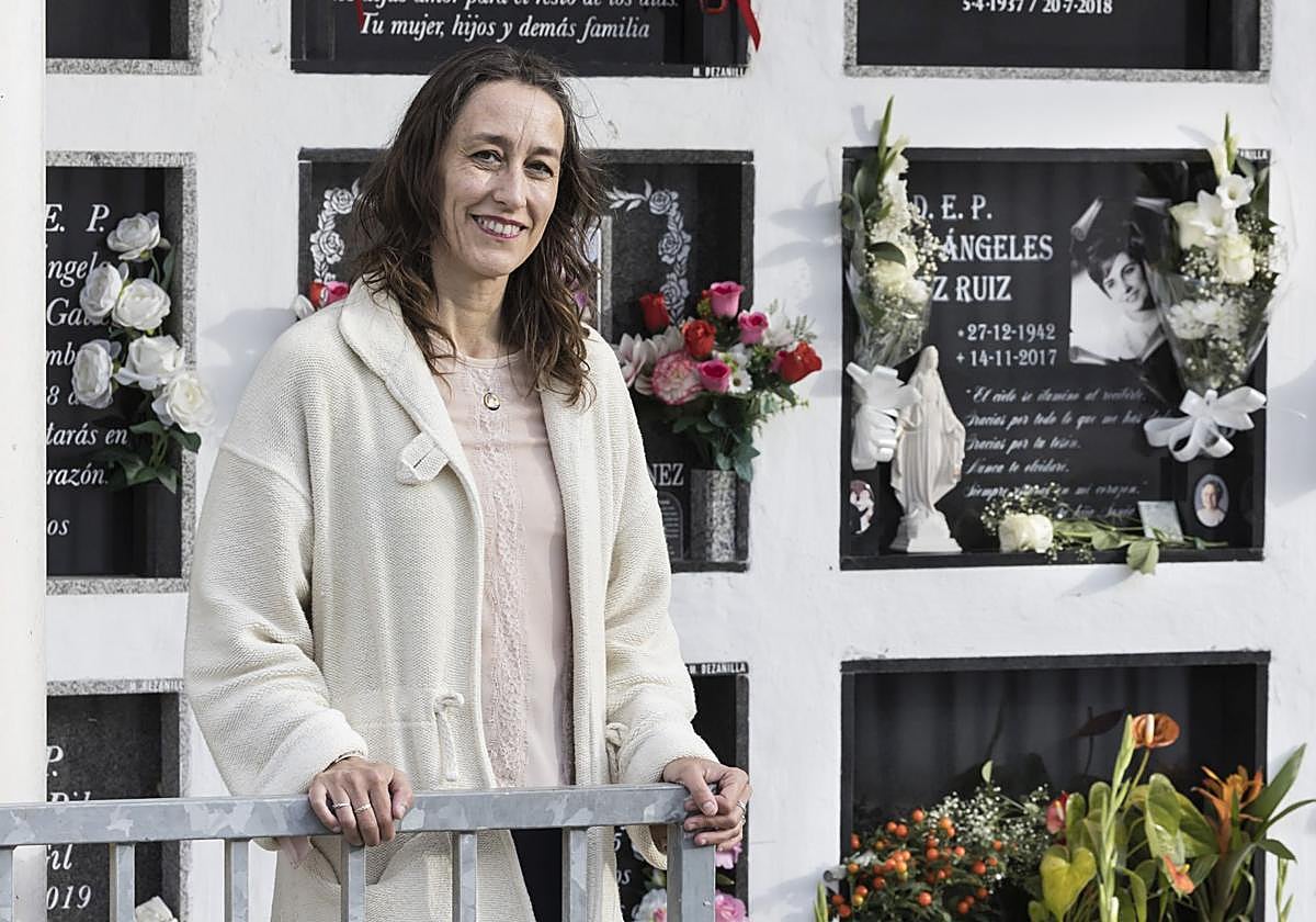 Sonia García, esta semana, en el cementerio de Ciriego (Santander).