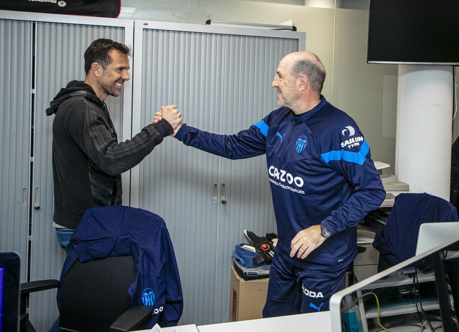 Saludando a Marchena en el Valencia