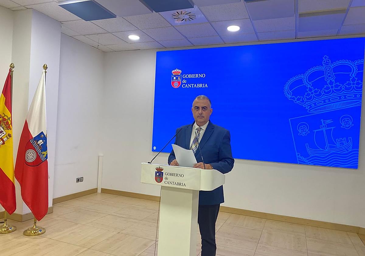 Media, durante su comperecencia.