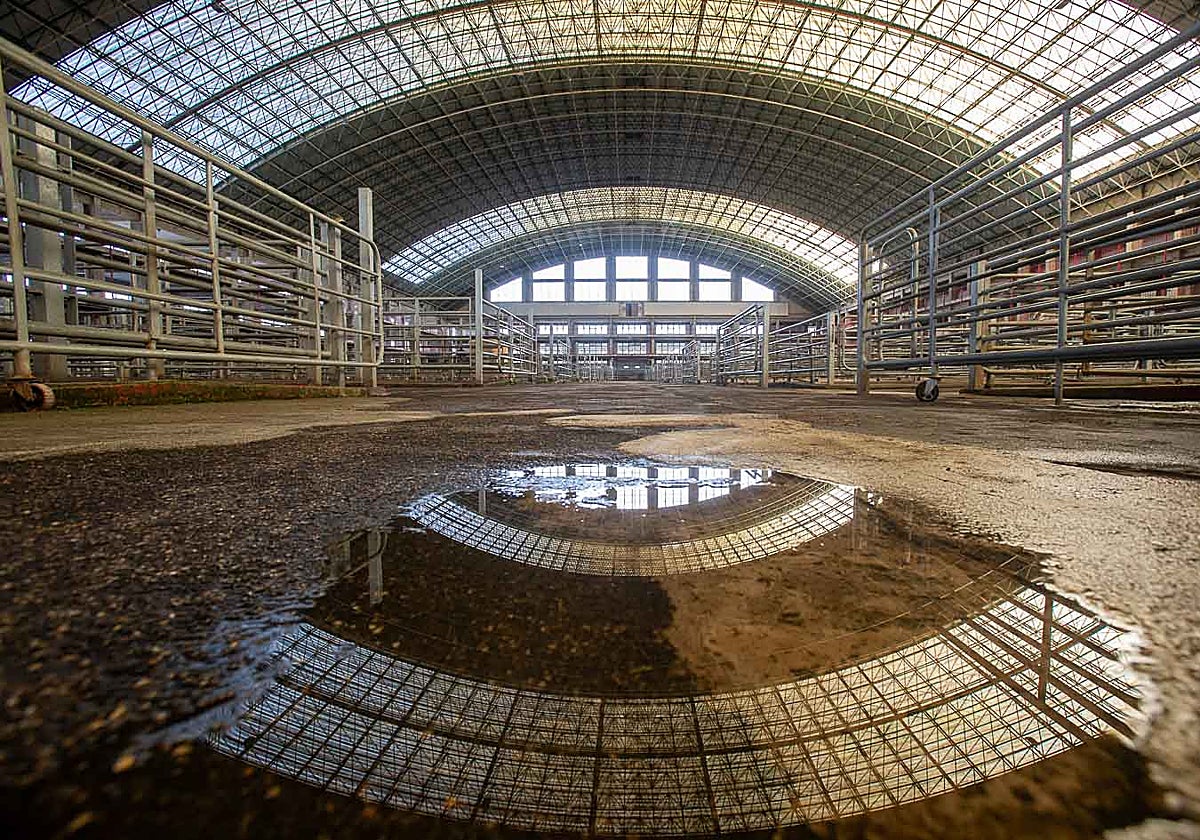 Así lucía la semana pasada el Ferial de Torrelavega sin su actividad habitual.