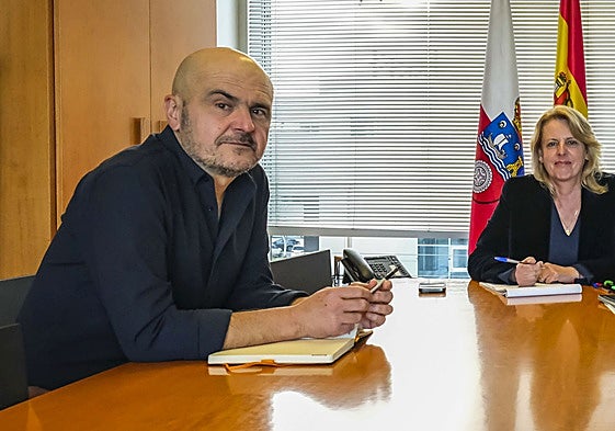 El director general de Biodiversidad, Ángel Serdio, y la consejera de Ganadería, María Jesús Susinos.