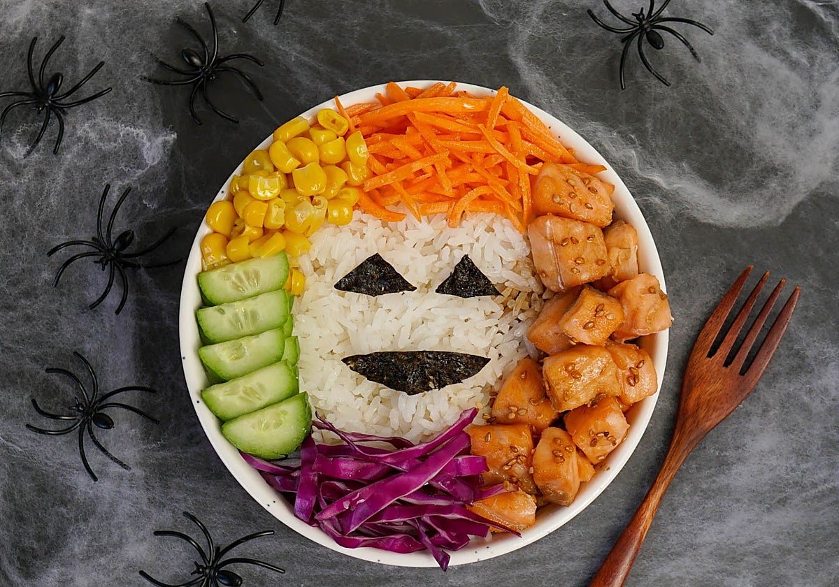 Un poke bowl saludable y muy adecuado para un menú «Halloween».