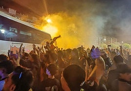 La afición del Sámano recibe al equipo ante el duelo copero contra el Dépor.