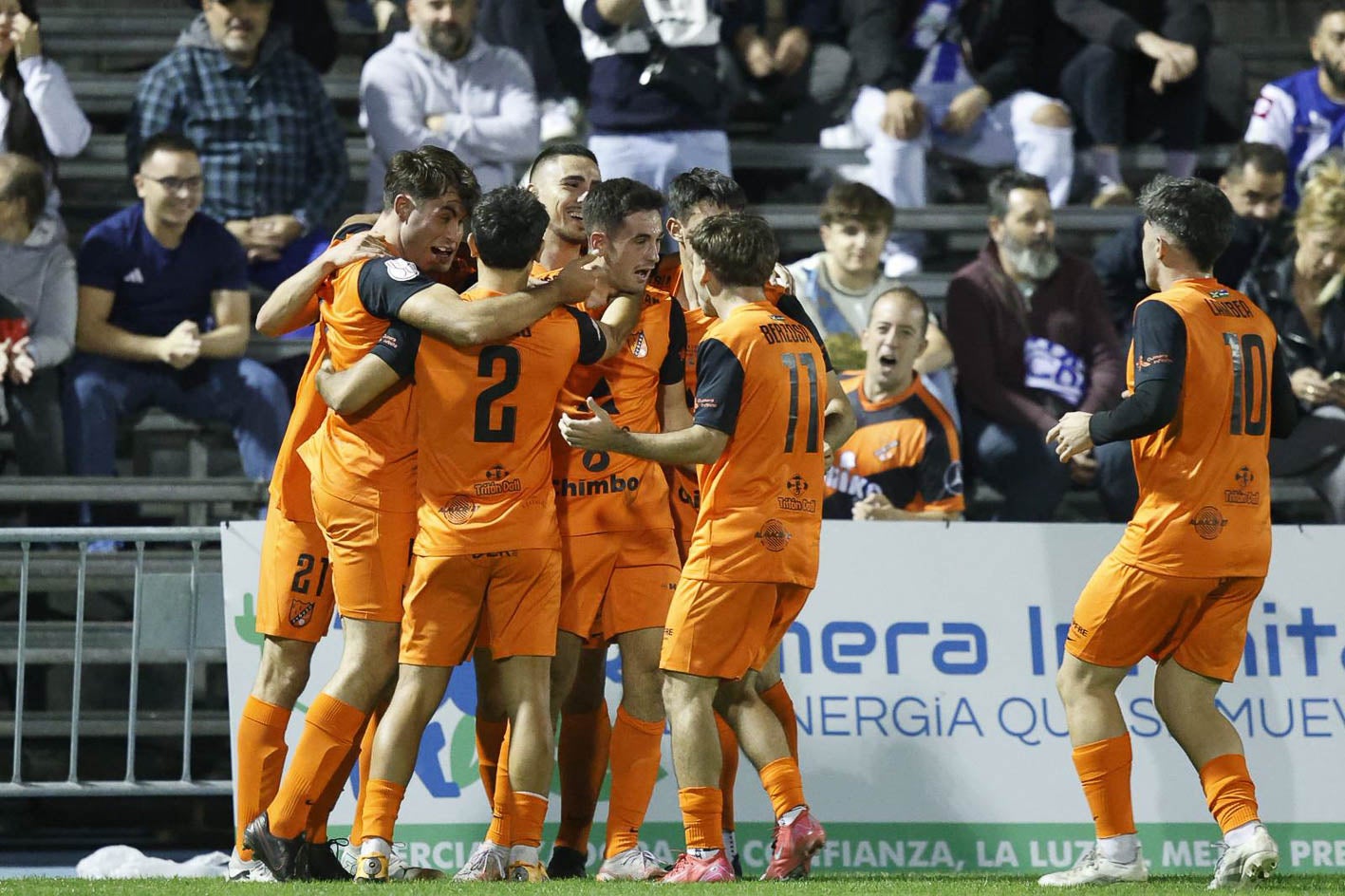 Celebración del tanto de Castillo, que significaba el empate a uno.