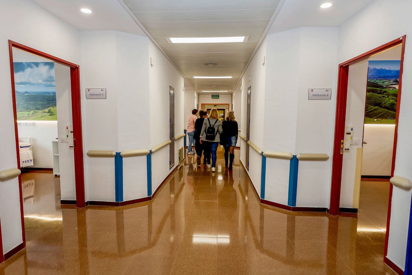 Diez camas, habitaciones individuales, zonas comunes y una sala de grupo conforman la nueva sección. 