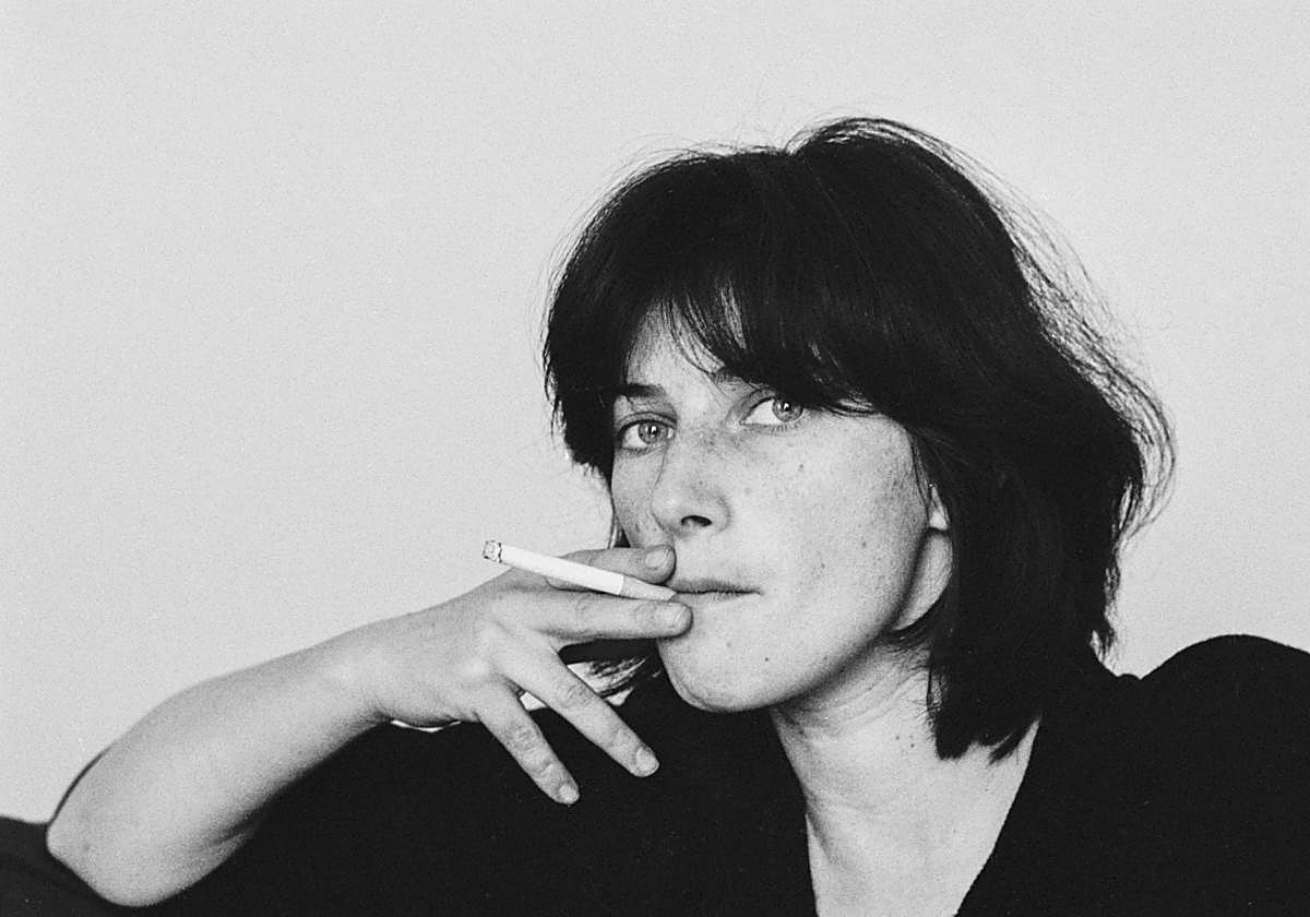 Chantal Akerman explora la vida cotidianay la identidad femenina.