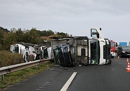 Reabren la A-8 a la altura de Ontón tras horas de retenciones kilométricas