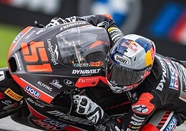 Uriarte, en plena competición en Moto3.