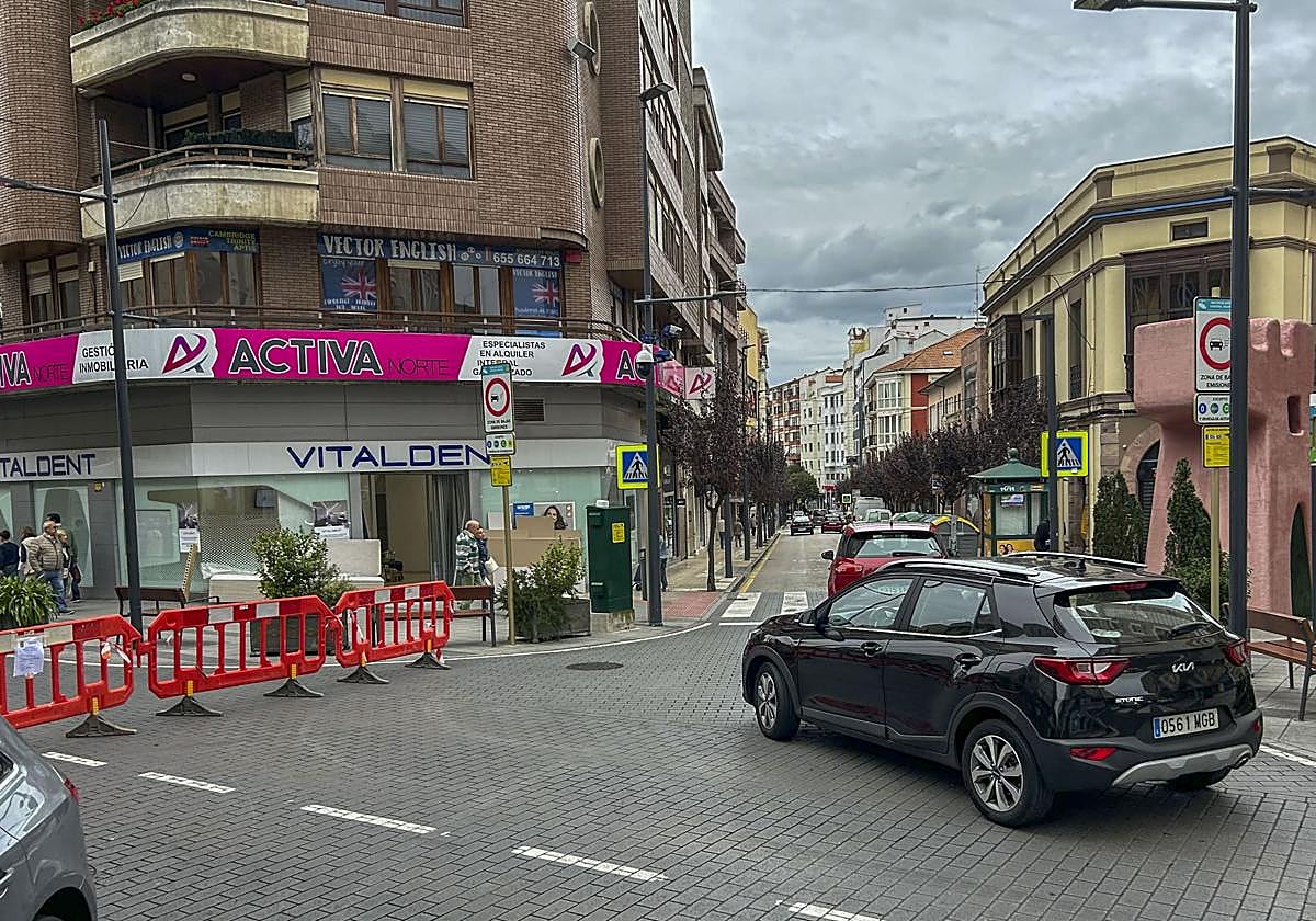 La calle Julián Ceballos estuvo cortada al tráfico unas ocho horas.