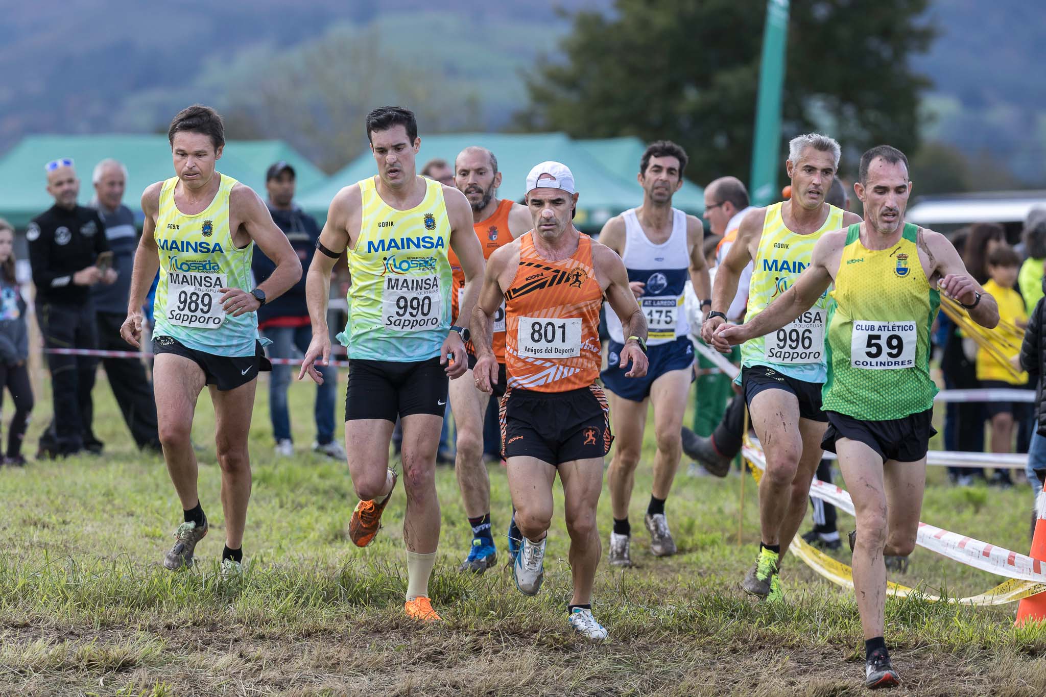 Pablo César Viota y Raúl García, compañeros del Mainsa, junto a Pedro Ángel Cuero.